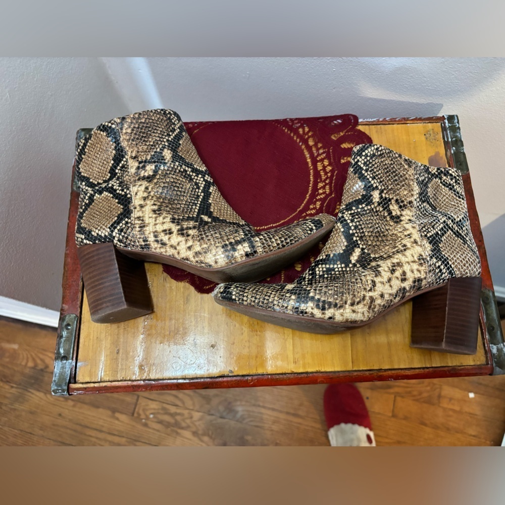 Leopard boots 7.5 - Picture 4 of 8